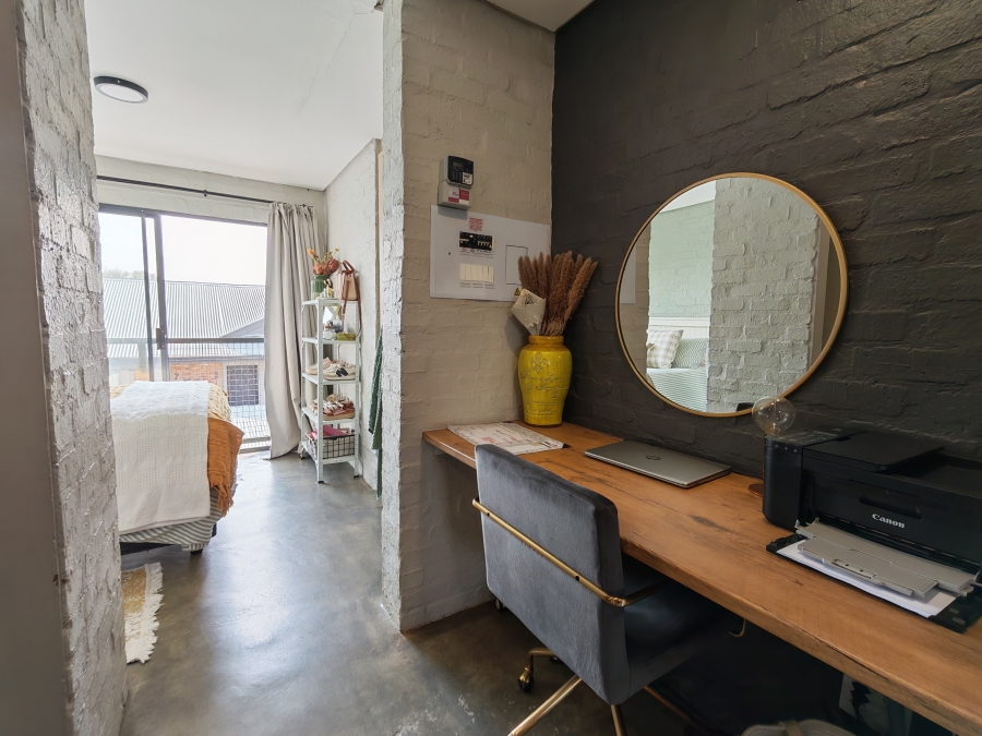1 Bedroom Property for Sale in Kannoniers Park North West